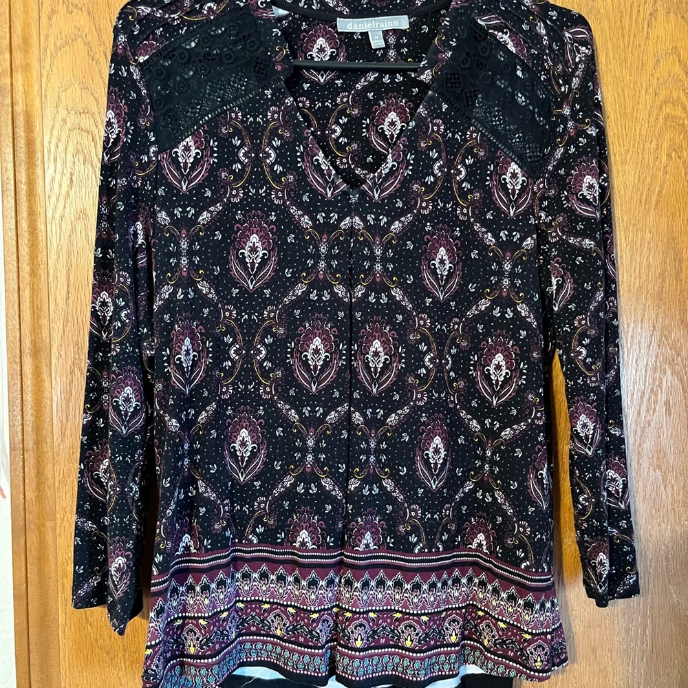 Daniel Rainn Black and Pink Graphic 3/4 Sleeve Blouse